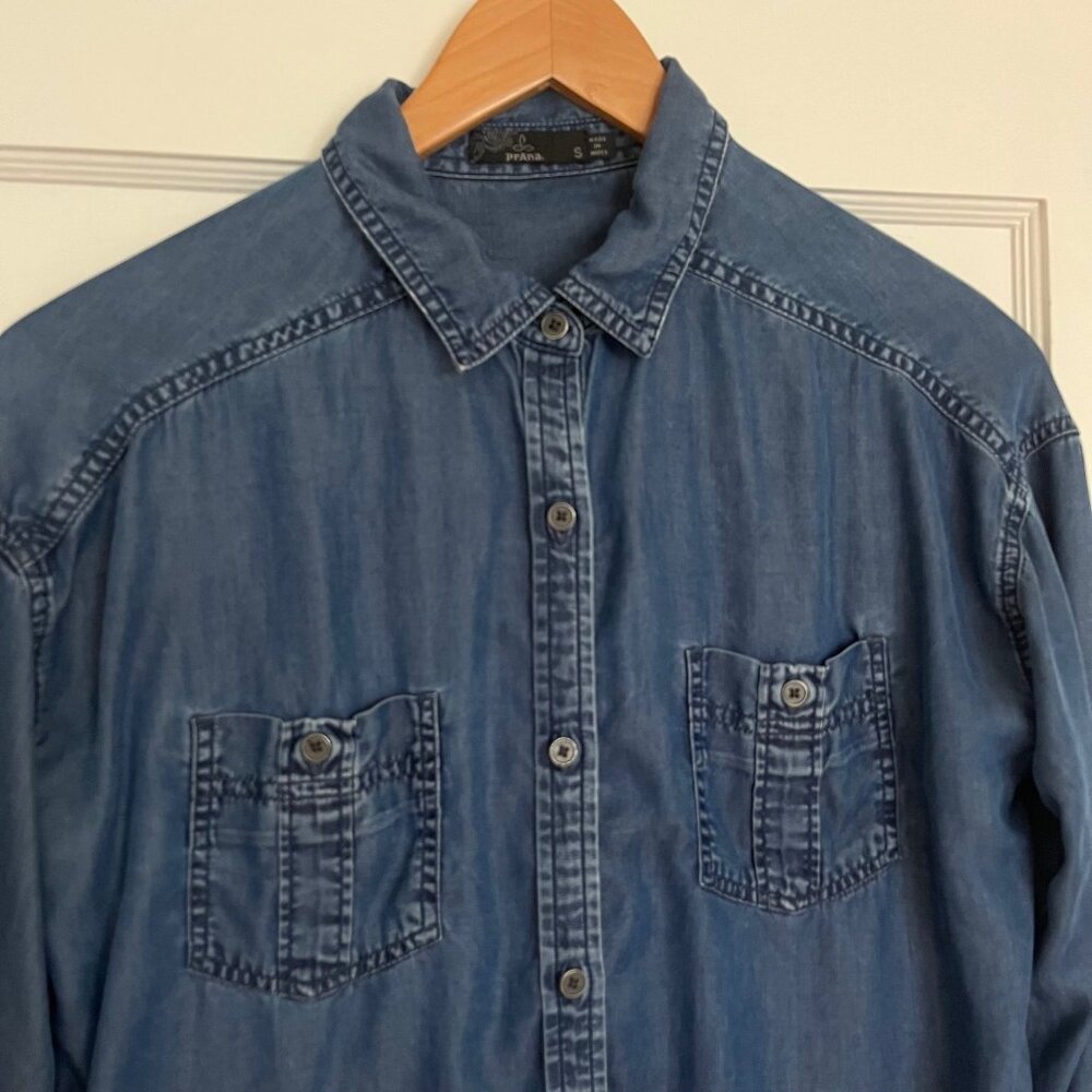 PrAna Lenzing Tencel Chambray Button Up Shirt | Size Small